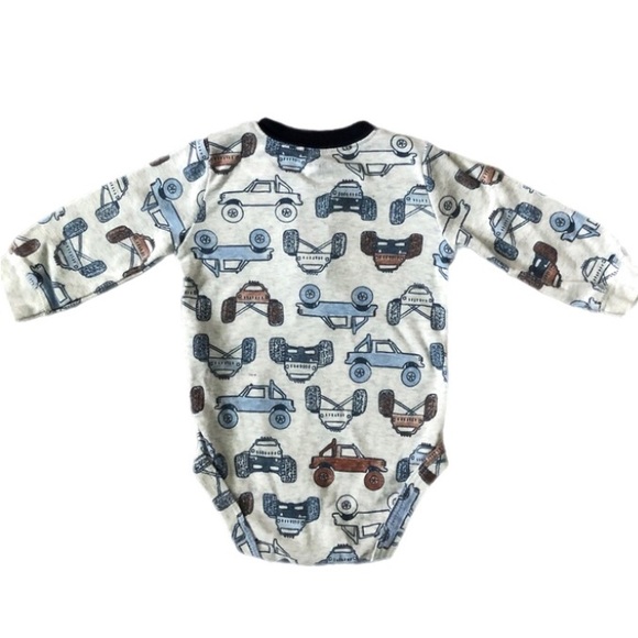 2/15$• onesies bundle• Carter’s child of mine• Baby clothing • 3 months old - Picture 3 of 10